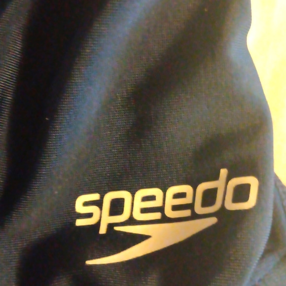 Like-new Speedo One piece swimsuit - Picture 2 of 8